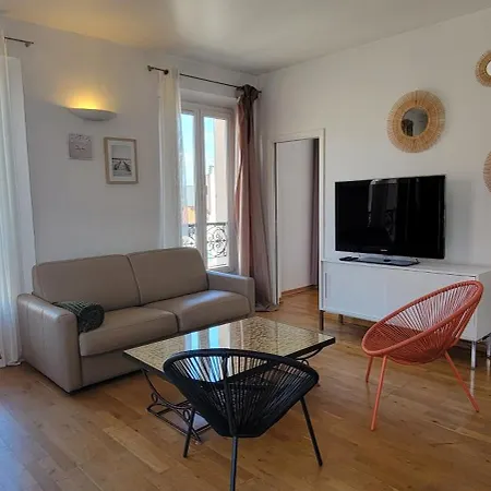 Spacious Apartment, Center, Close To And Train Station Saint-Raphael (Var)